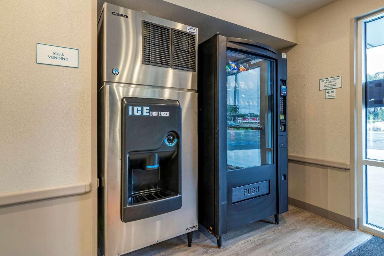 Woodspring Suites Brunswick  Kültér fotó